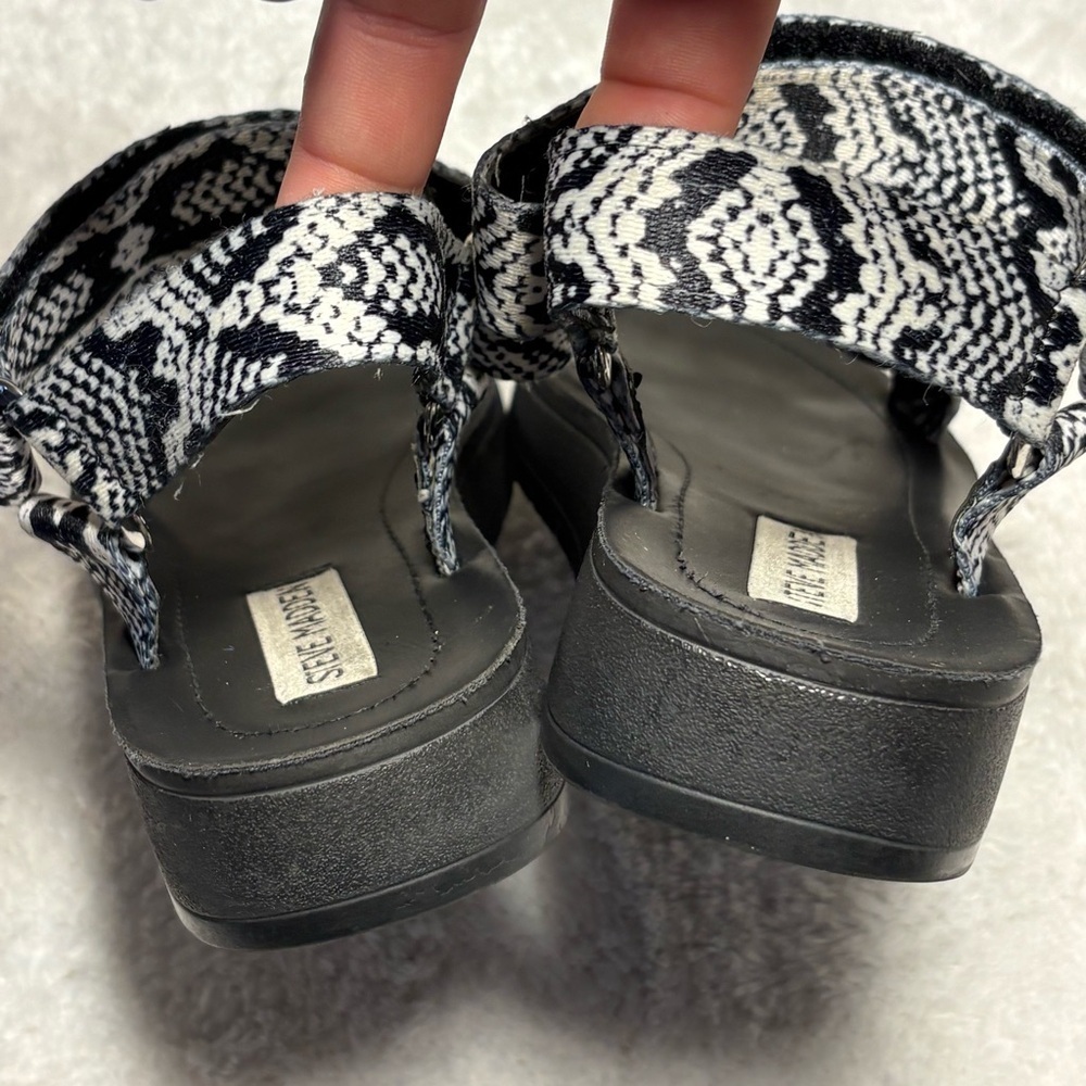 Steve Madden Black and White Snake Print Sandals Platforms Whimsygoth Witch Sz 8 - Picture 4 of 9